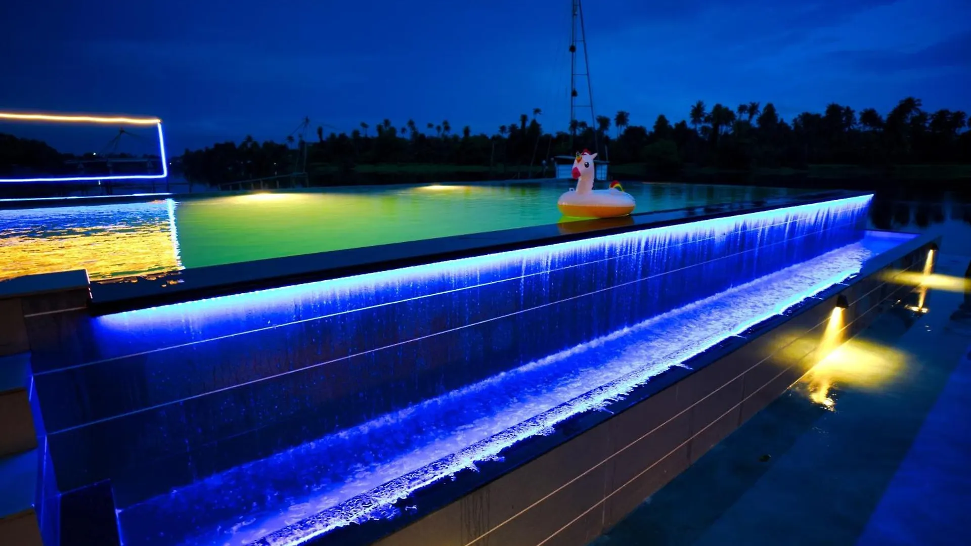 The Riverview Residency-Waterfront Pool Villa,Chirayam, Ernakulam Kochi 0*,  Indie