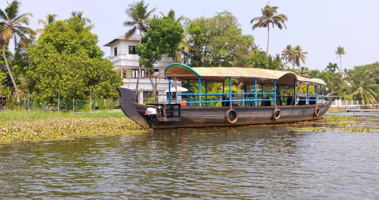 The Riverview Residency-Waterfront Pool Villa,Chirayam, Ernakulam Kochi منزل للإقامة